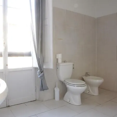 Apartment Vecchietti 6 *